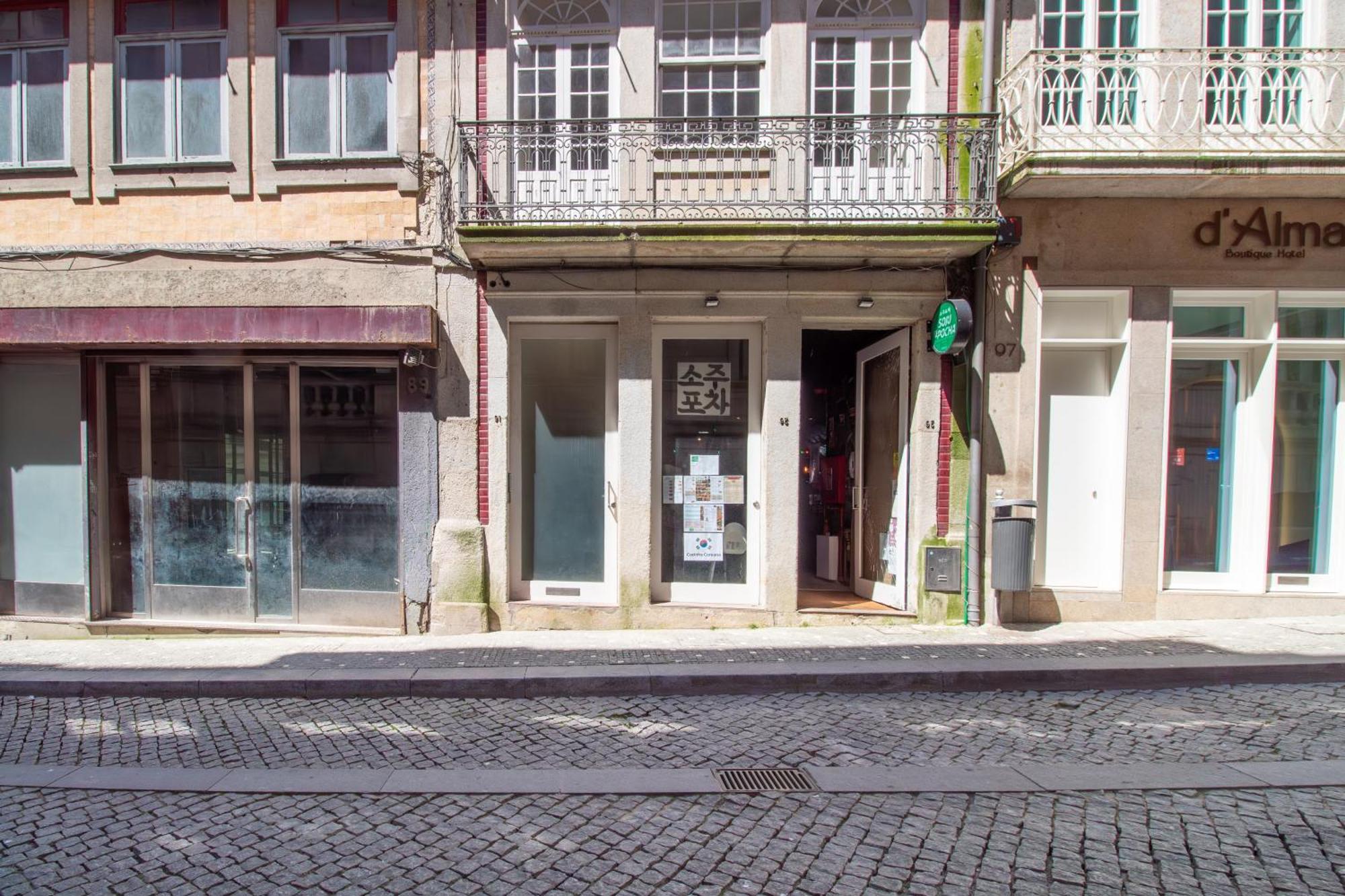 Lovelystay - Dirk Apartment - Almada 4º F Porto Exterior photo